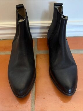 Nisolo Black Leather Women's Chelsea Ankle Boots